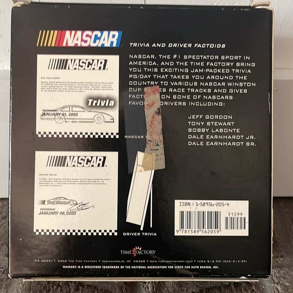NASCAR 2003 daily trivia desktop calendar - Picture 2 of 2